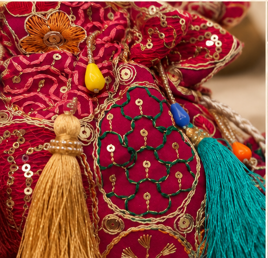 HEER POTLI - embroidery detail
