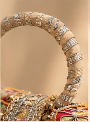 MEENA - handle detail