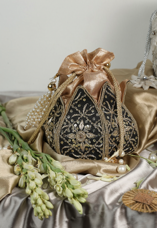 BLACK AND WHITE FLOWER